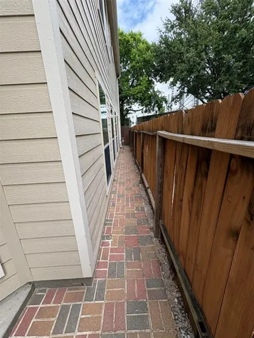 2209 Alabama Street B Houston TX 77004