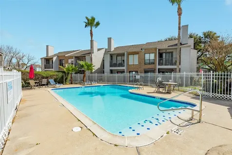 3220 69th Street F5 Galveston TX 77551