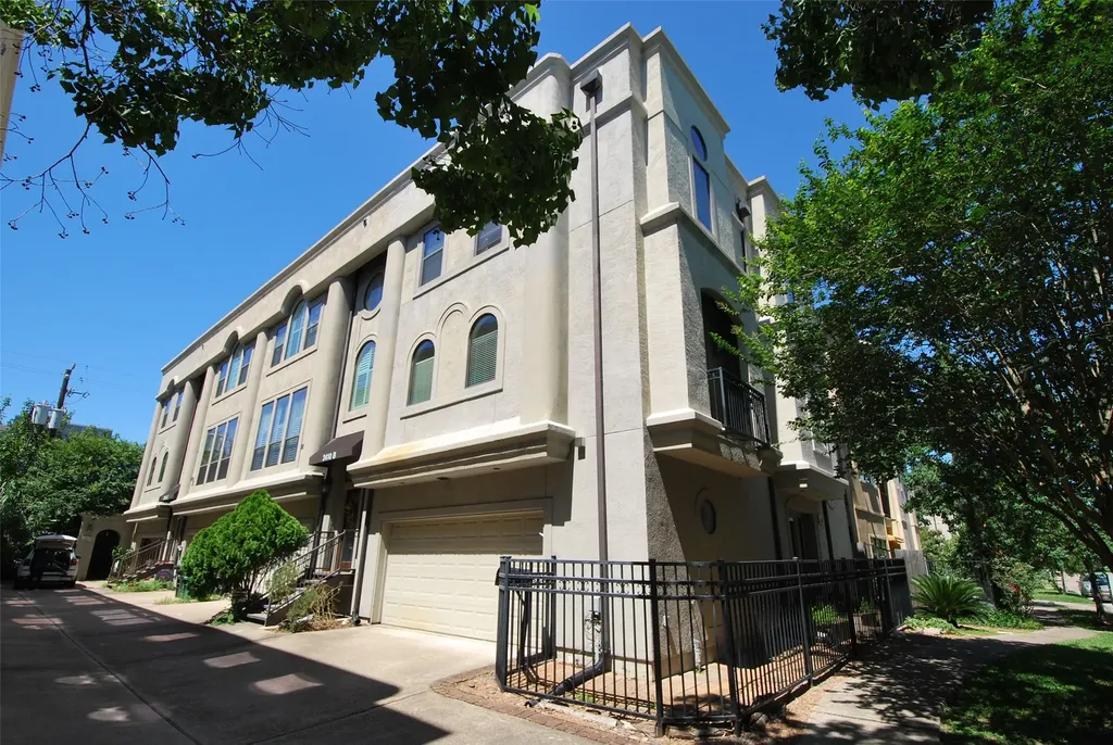 2410 Dorrington Street B Houston TX 77030
