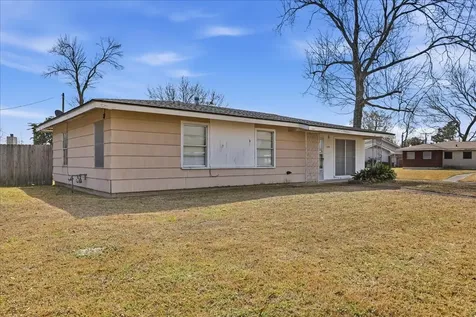 1709 Robin Avenue Orange TX 77632