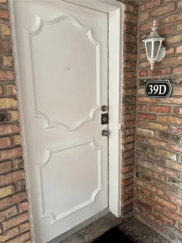 2121 Fountain View Drive 39 Houston TX 77057