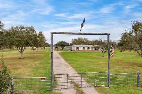 3410 County Road 159 Alvin TX 77511