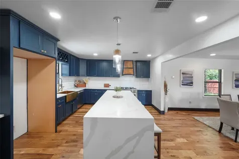 701 W 39th Street Houston TX 77018
