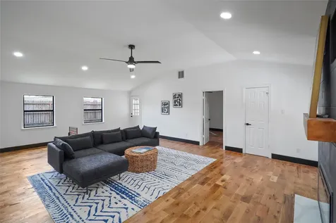 701 W 39th Street Houston TX 77018