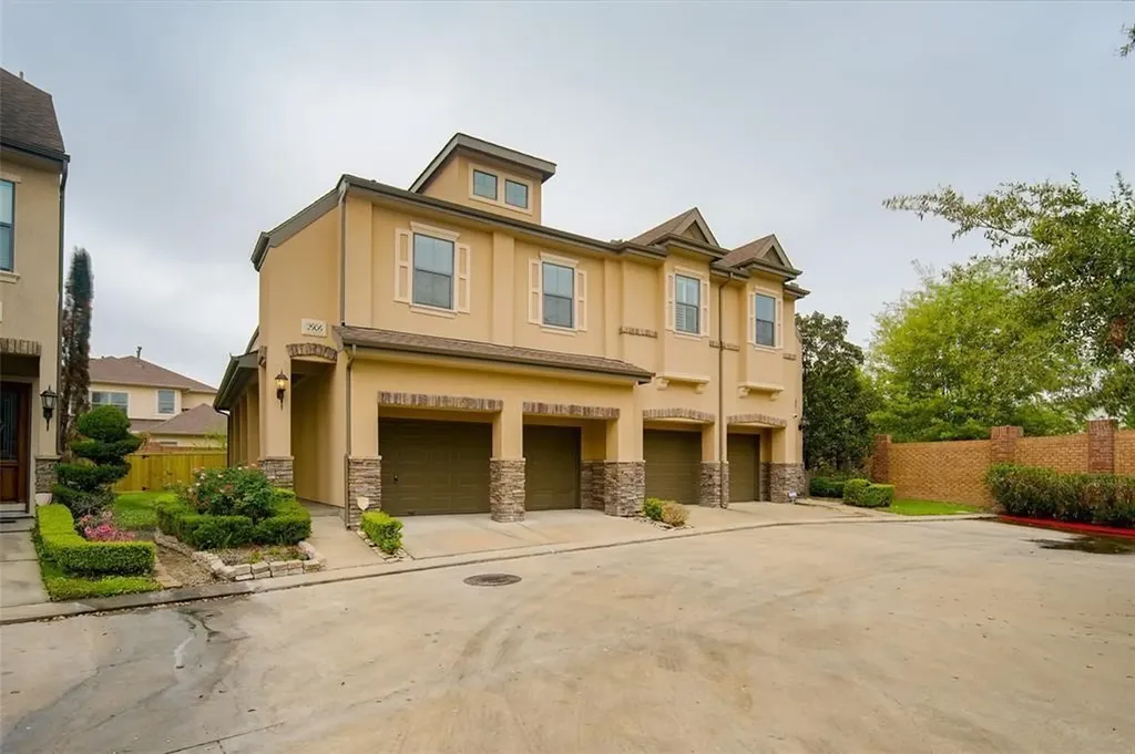 2906 Royal Oaks Crest Houston TX 77082