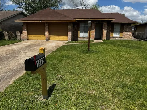 1922 Bunzel Street Houston TX 77088