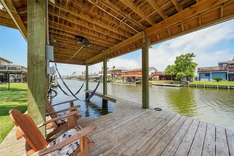 442 Pompano Street Bayou Vista TX 77563