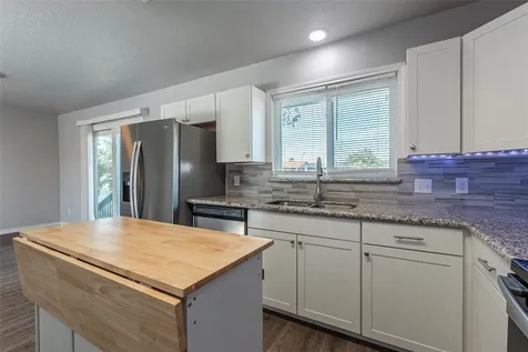 442 Pompano Street Bayou Vista TX 77563