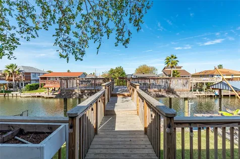 442 Pompano Street Bayou Vista TX 77563