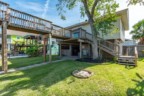 442 Pompano Street Bayou Vista TX 77563