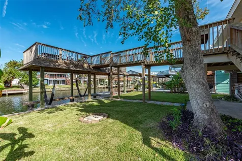 442 Pompano Street Bayou Vista TX 77563