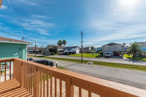 442 Pompano Street Bayou Vista TX 77563