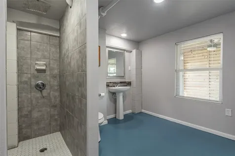 442 Pompano Street Bayou Vista TX 77563