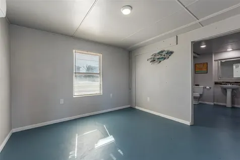 442 Pompano Street Bayou Vista TX 77563