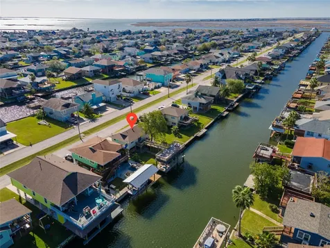 442 Pompano Street Bayou Vista TX 77563