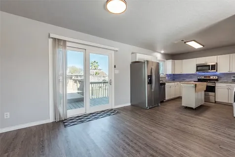 442 Pompano Street Bayou Vista TX 77563