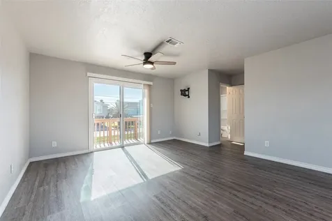 442 Pompano Street Bayou Vista TX 77563