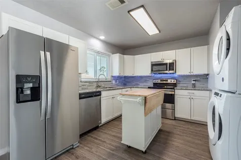 442 Pompano Street Bayou Vista TX 77563