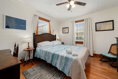 916 11th Street Galveston TX 77550