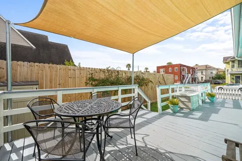 916 11th Street Galveston TX 77550