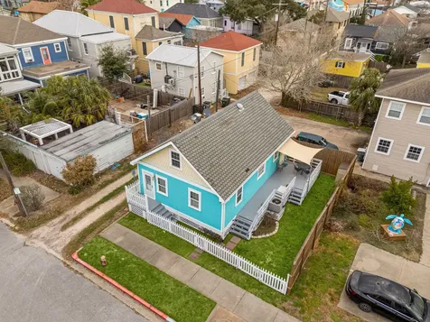 916 11th Street Galveston TX 77550