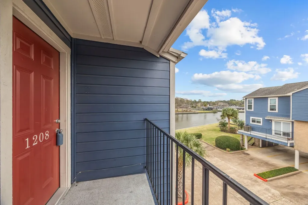 18515 Egret Bay Boulevard 1208 Webster TX 77058