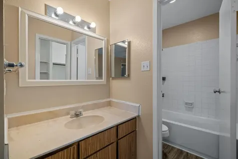 18515 Egret Bay Boulevard 1208 Webster TX 77058