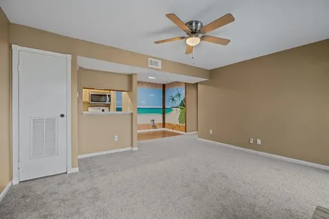 18515 Egret Bay Boulevard 1208 Webster TX 77058