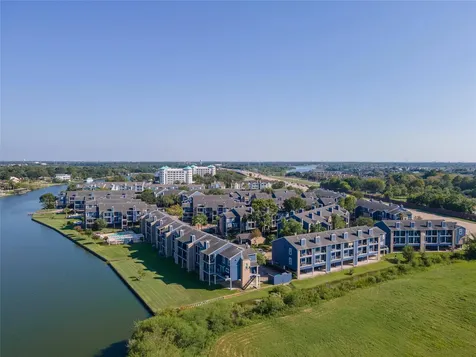 18515 Egret Bay Boulevard 1208 Webster TX 77058
