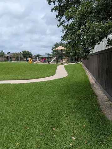 1026 Yorkshire Hollow Fresno TX 77545