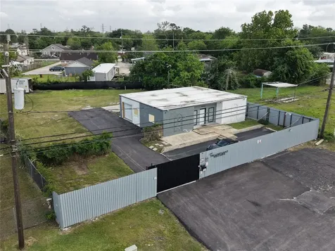 16526 Market Street Channelview TX 77530