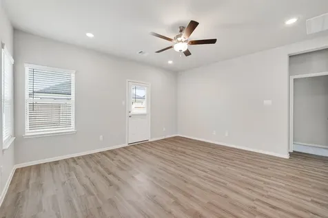 2123 Spring Hollow Drive Baytown TX 77521