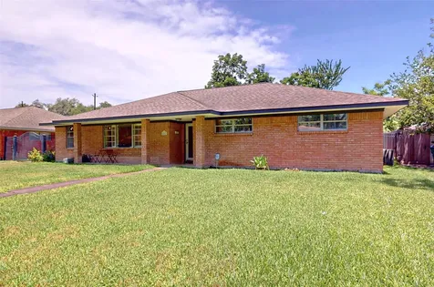 4826 Waynesboro Drive Houston TX 77035