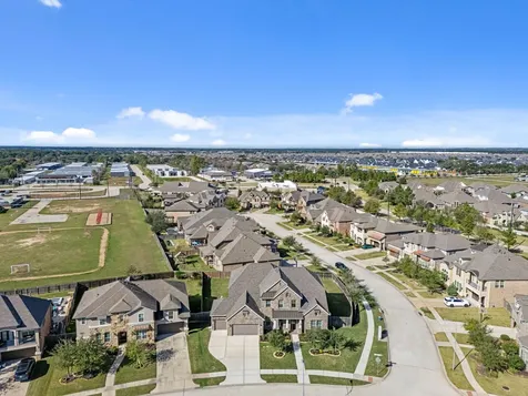 18935 Wild Thornberry Drive Tomball TX 77377