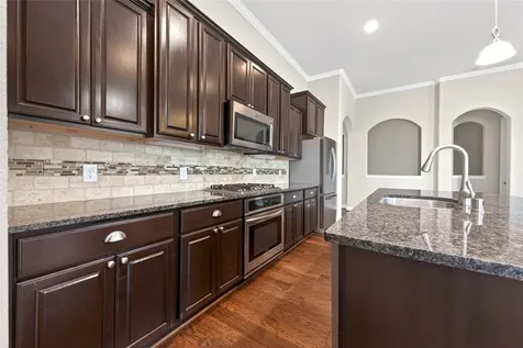 14 S Sawbridge Circle The Woodlands TX 77389
