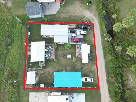1035 Yeager Street Gilchrist TX 77617