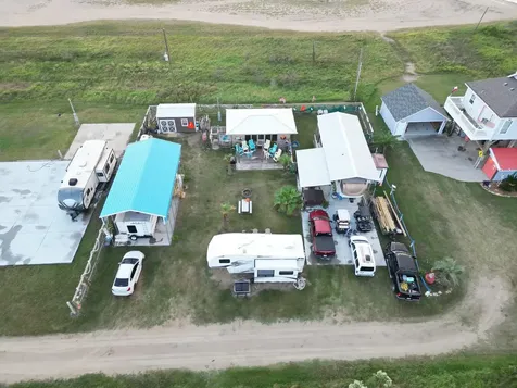 1035 Yeager Street Gilchrist TX 77617