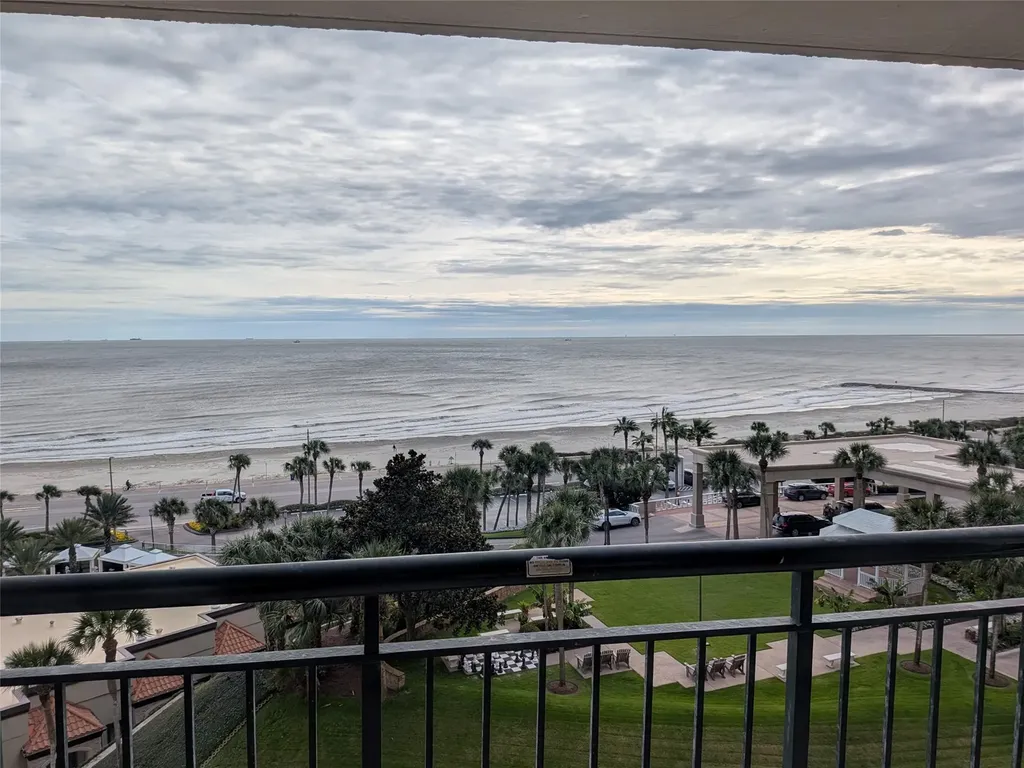 5220 Seawall Boulevard 834 Galveston TX 77551