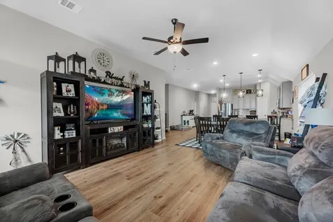108 Alessandra Way Huntsville TX 77320