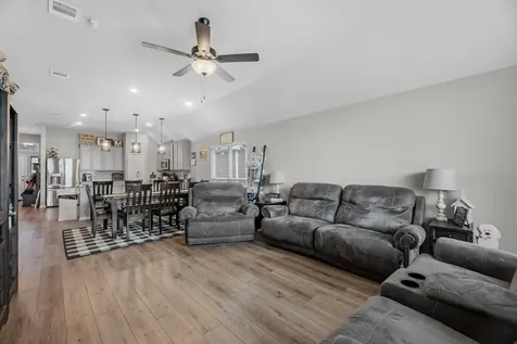 108 Alessandra Way Huntsville TX 77320