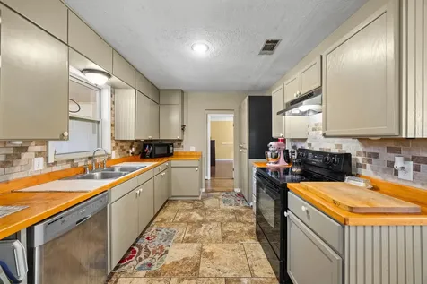 102 North Street Columbus TX 78934