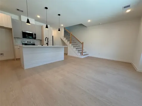 1031 North Lane B Houston TX 77088