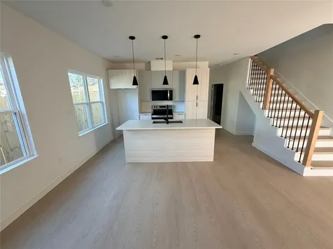 1031 North Lane B Houston TX 77088