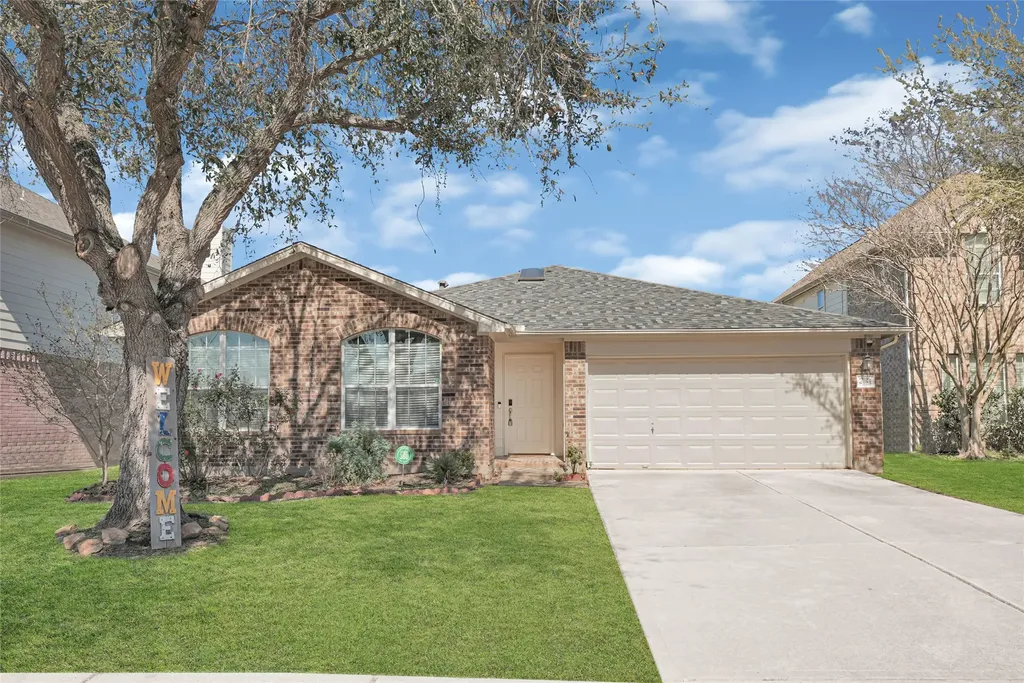 8123 Solara Bend Houston TX 77083