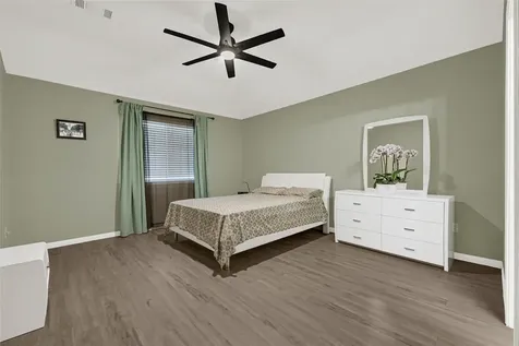 8123 Solara Bend Houston TX 77083