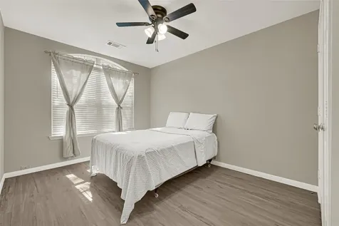 8123 Solara Bend Houston TX 77083