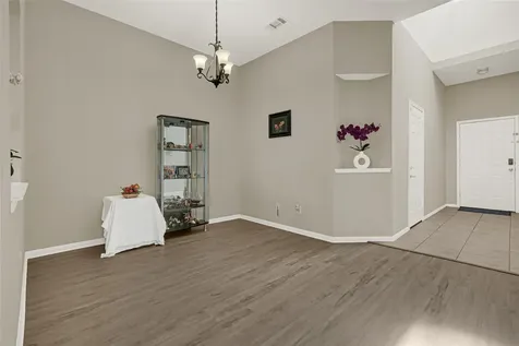 8123 Solara Bend Houston TX 77083