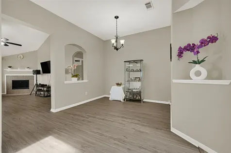 8123 Solara Bend Houston TX 77083