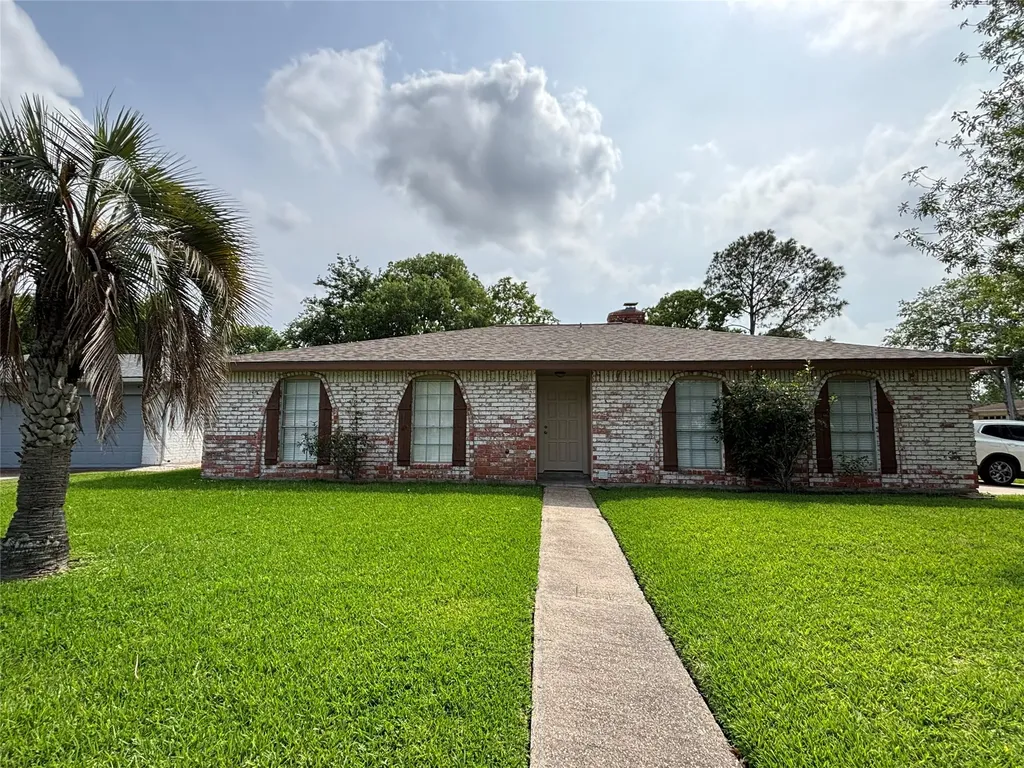 16610 Forest Bend Avenue Friendswood TX 77546