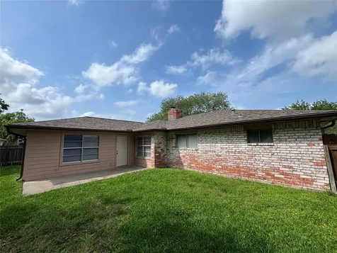16610 Forest Bend Avenue Friendswood TX 77546